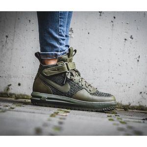 Nike Lunar Force 1 Flyknit 🍃